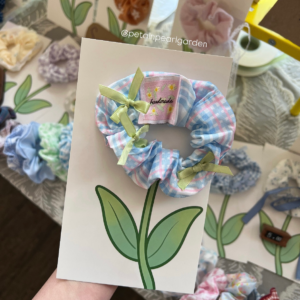 Scrunchie flower card.
