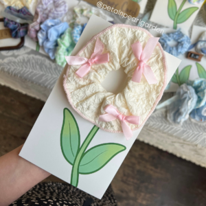 Scrunchie flower card.