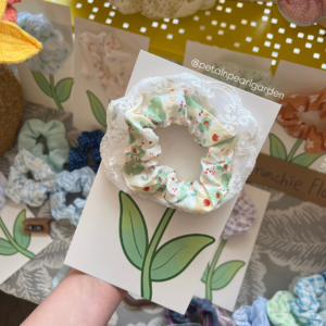 Scrunchie flower card.
