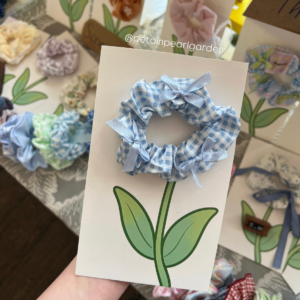 Scrunchie flower card.