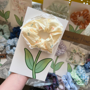 Scrunchie flower card.