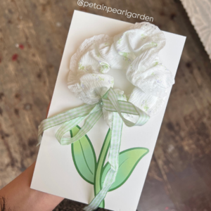 Scrunchie flower card.