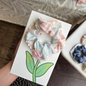 Scrunchie flower card.