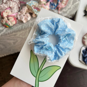 Scrunchie flower card.