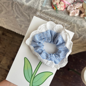 Scrunchie flower card.