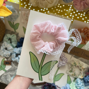 Scrunchie flower card.