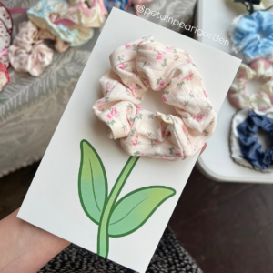 Scrunchie flower card.