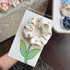 Scrunchie flower card.