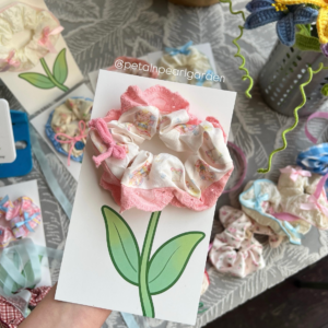 Scrunchie flower card.